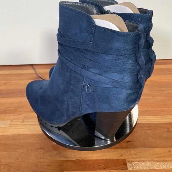 White Mountain Women's Spade Heeled Booties navy 8.5W - Picture 10 of 12